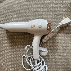 T3 Featherweight hairdryer. Like new